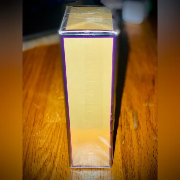 Elizabeth Taylor White Diamonds Perfume - Picture 4 of 7